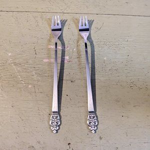 Oneidacraft Nordic Crown Deluxe Stainless Flateware 2 pc Cocktail Forks